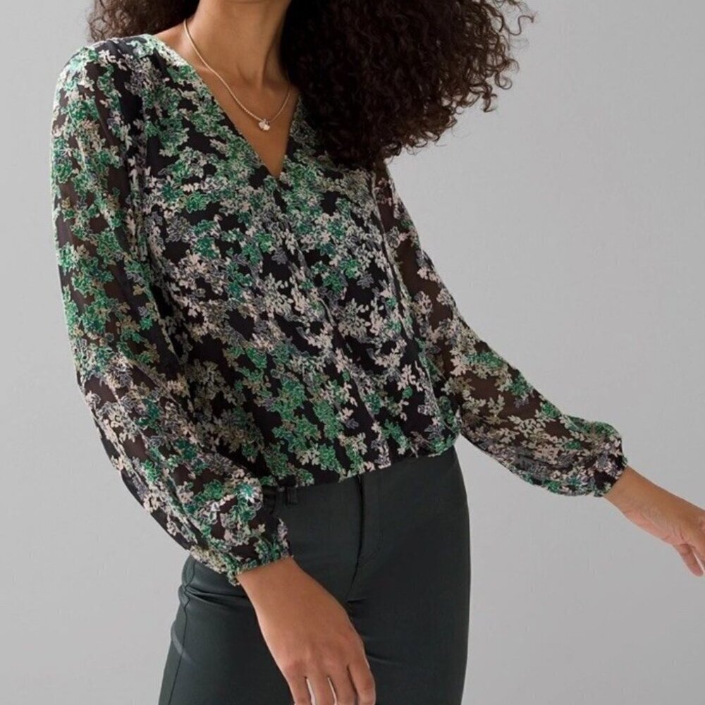 NWT White House Black Market Silk Wrap Green Leaf Long Sleeve Size XXS